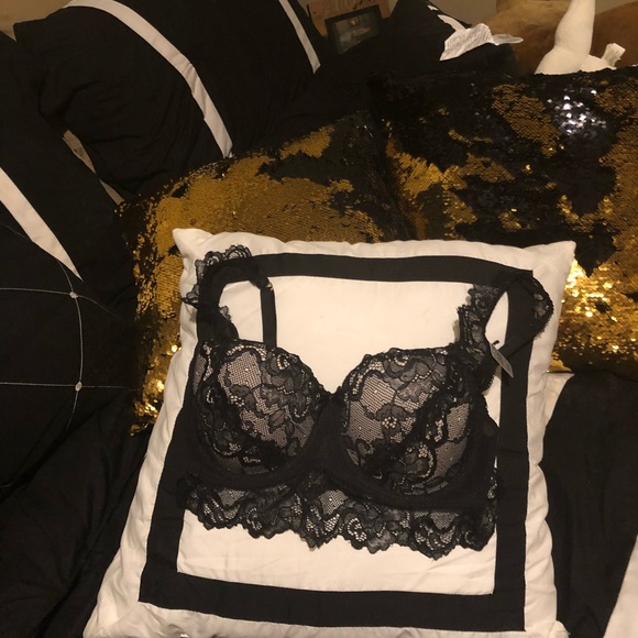 Frederick's of Hollywood Other - ❤️💋Lace padded Bra❤️💋